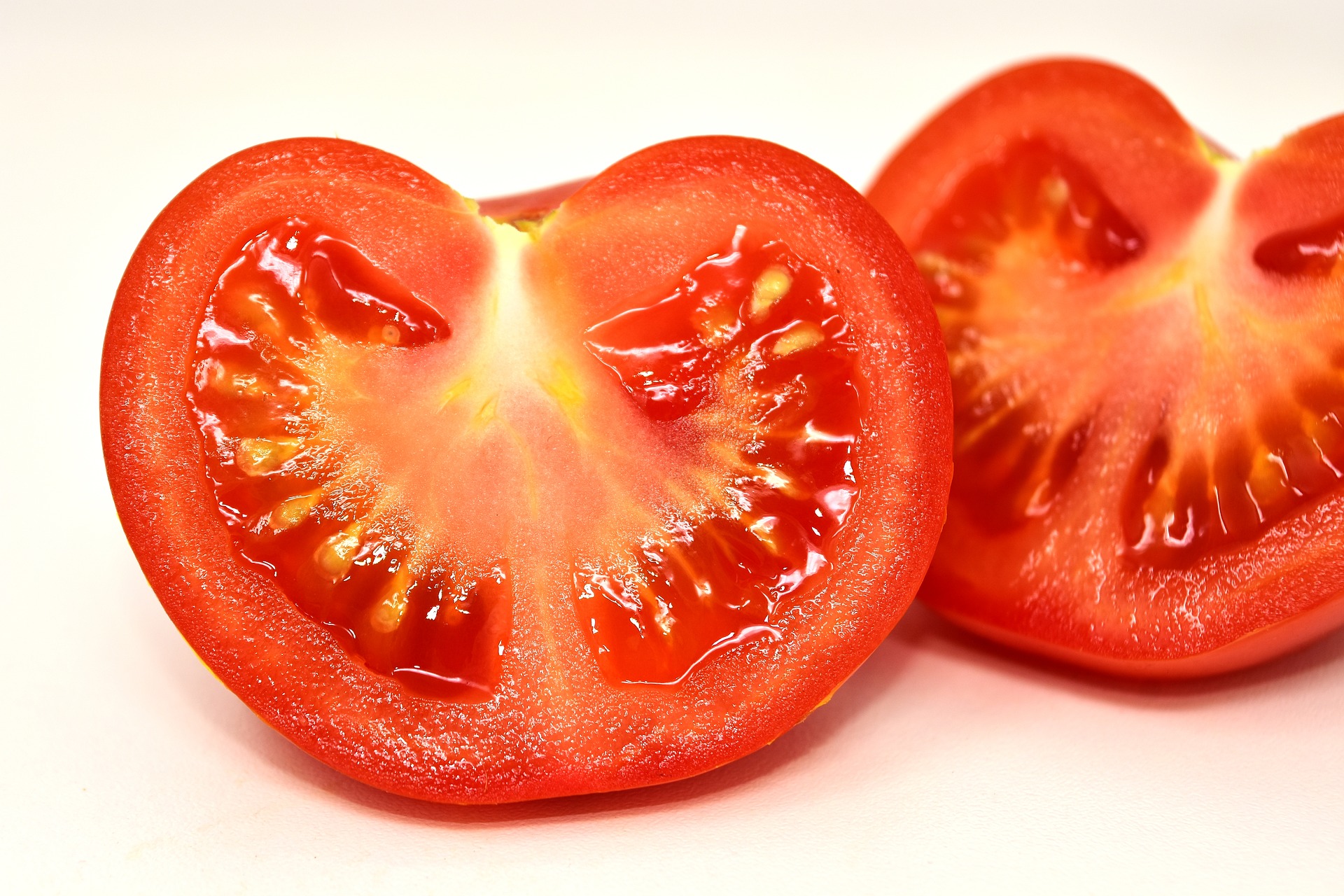 la tomate est bon masse anti peaux grasses