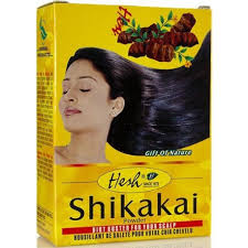 la poudre shikakai stimule la pousse des cheveux